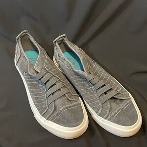 Women's Distressed Gray Slip-On Blowfish Sneakers